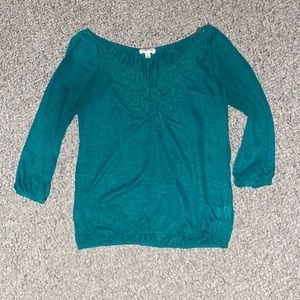 Quarter length sleeve shirt